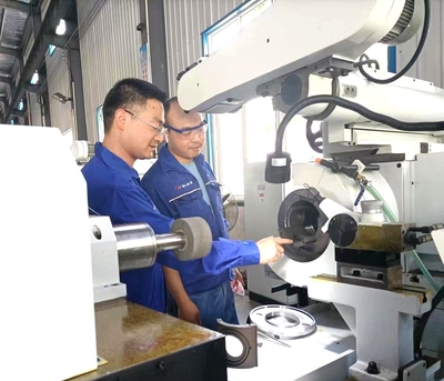 殷光品 勇闖難關(guān)的技術(shù)總工，譜寫新時代勞動者風(fēng)采